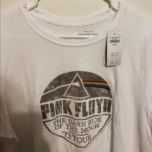 Abercrombie graphic tshirt